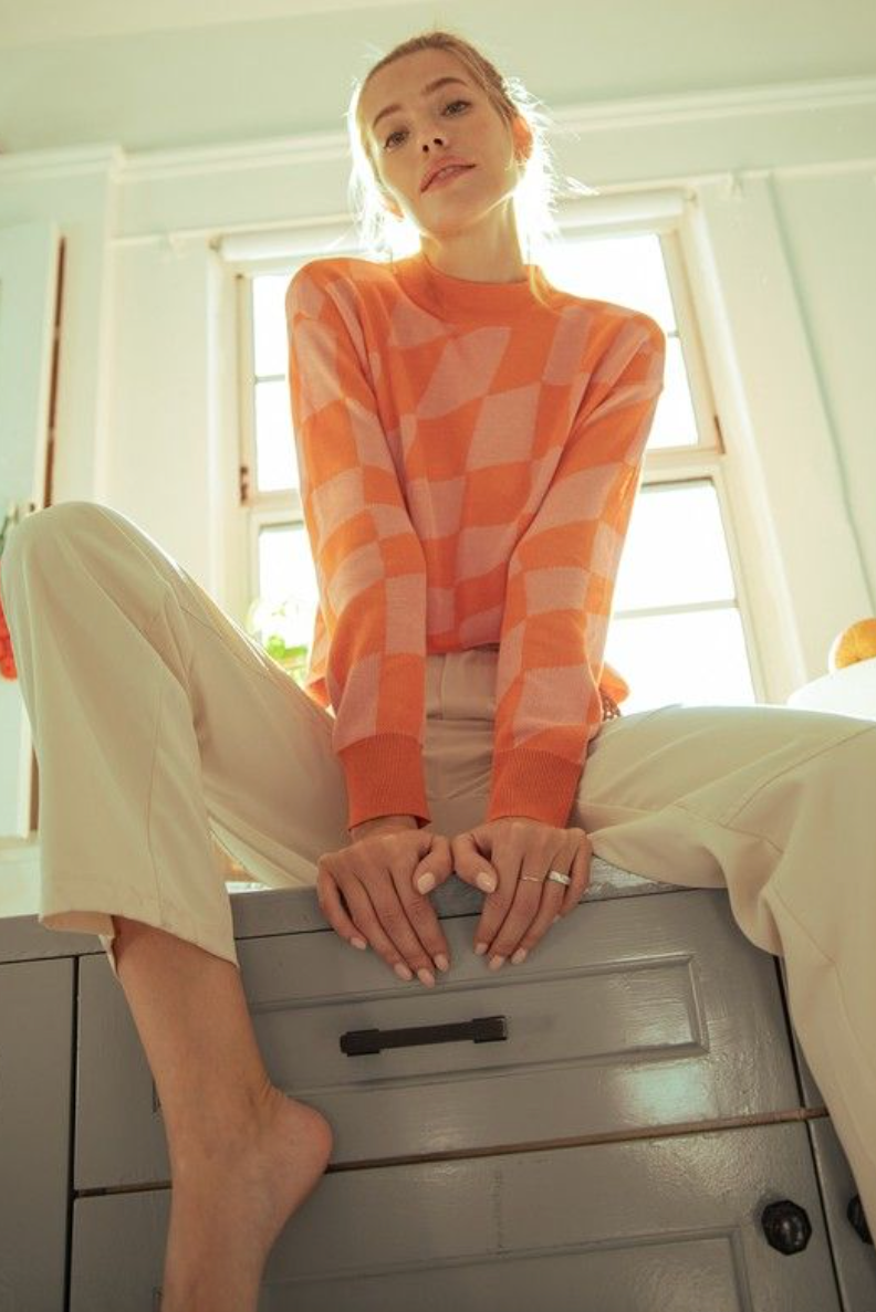 CHECKERED LIGHT WEIGHT SWEATER