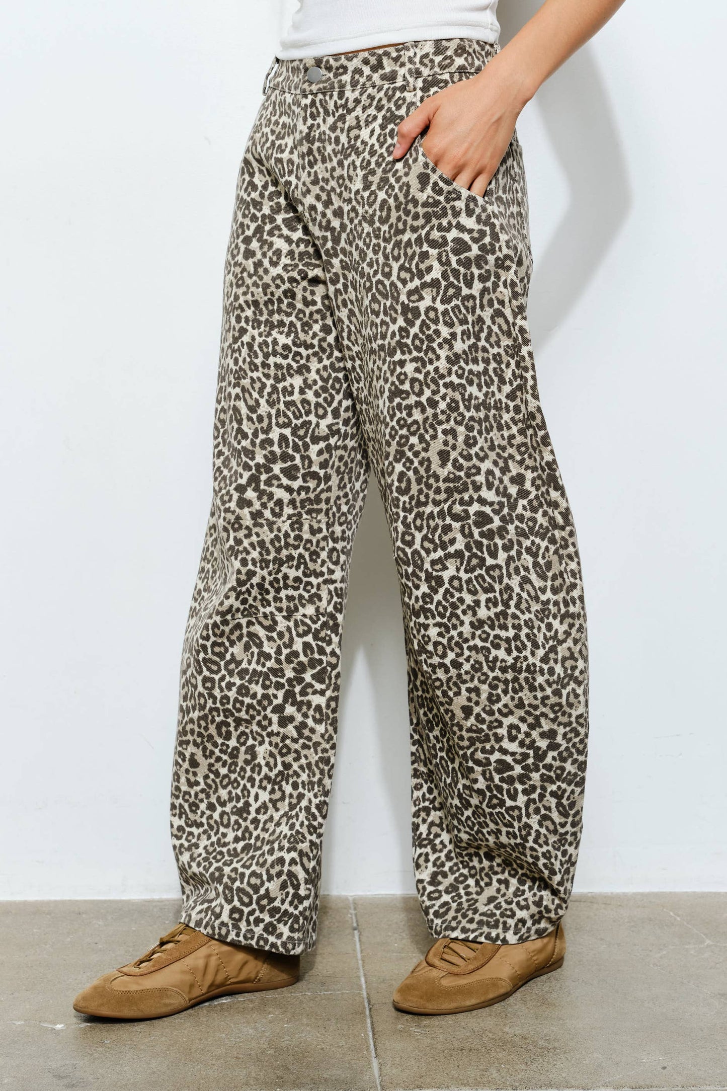 ODESSA BARREL JEANS - Leopard, Bold, Trendy